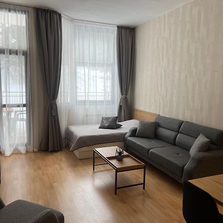 Flora Hotel Apartment 103 波罗维茨 外观 照片