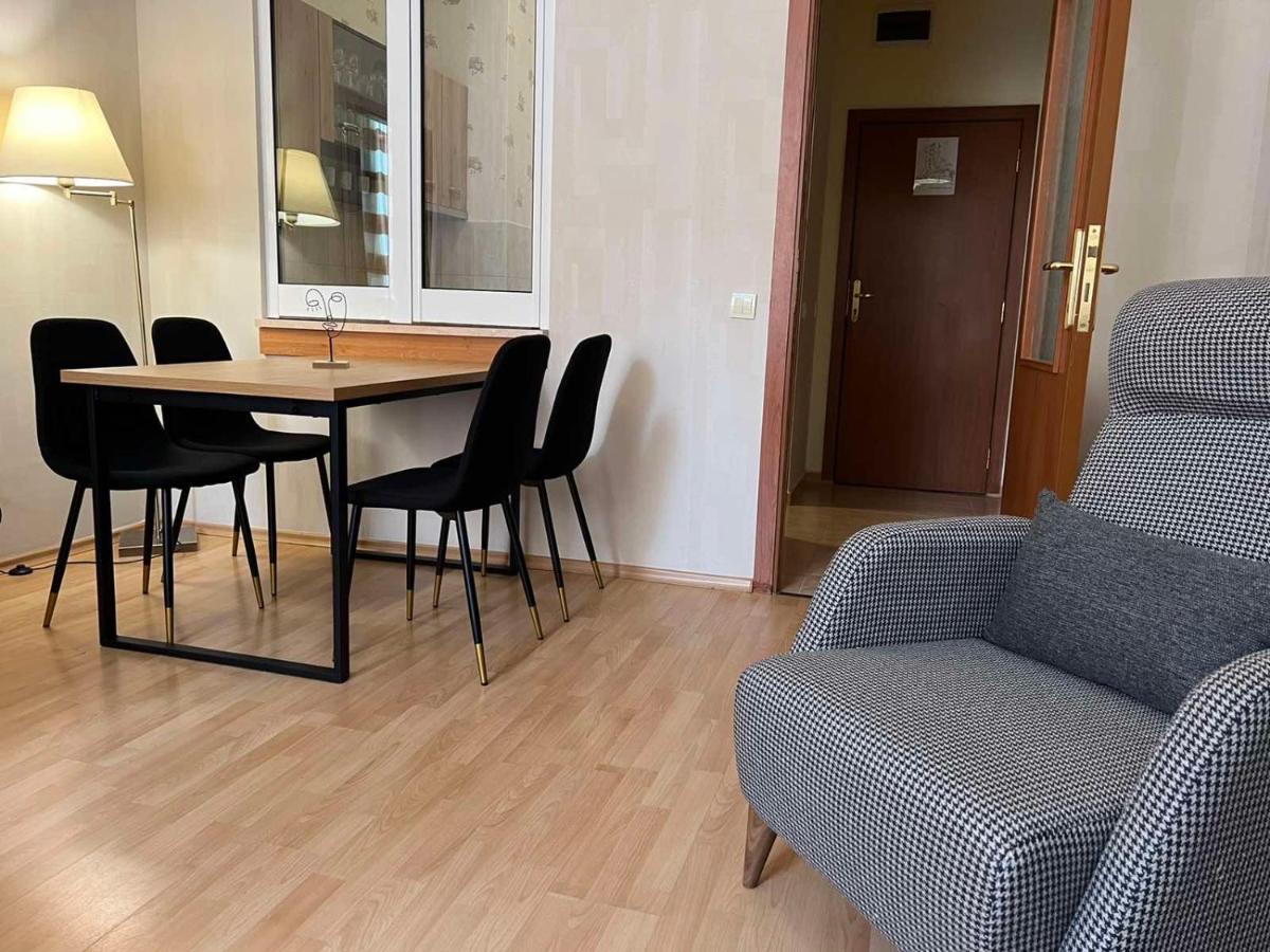 Flora Hotel Apartment 103 波罗维茨 外观 照片
