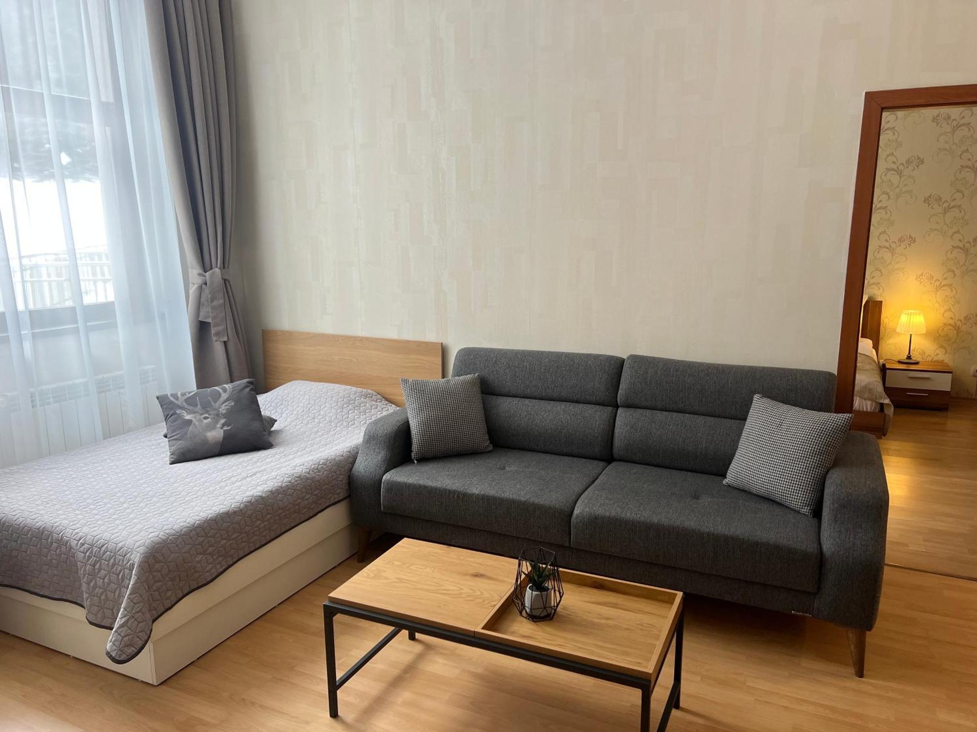Flora Hotel Apartment 103 波罗维茨 外观 照片