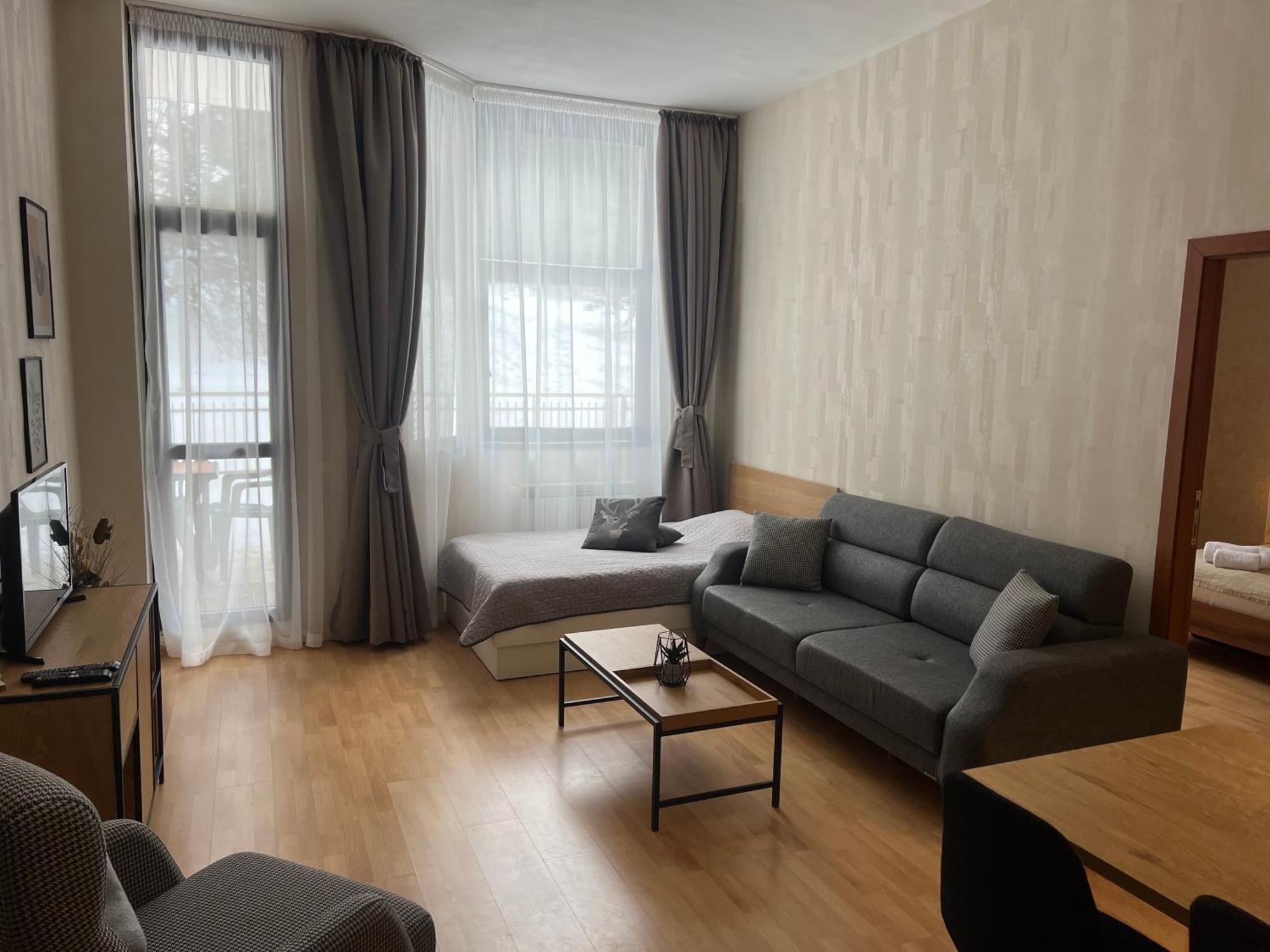 Flora Hotel Apartment 103 波罗维茨 外观 照片